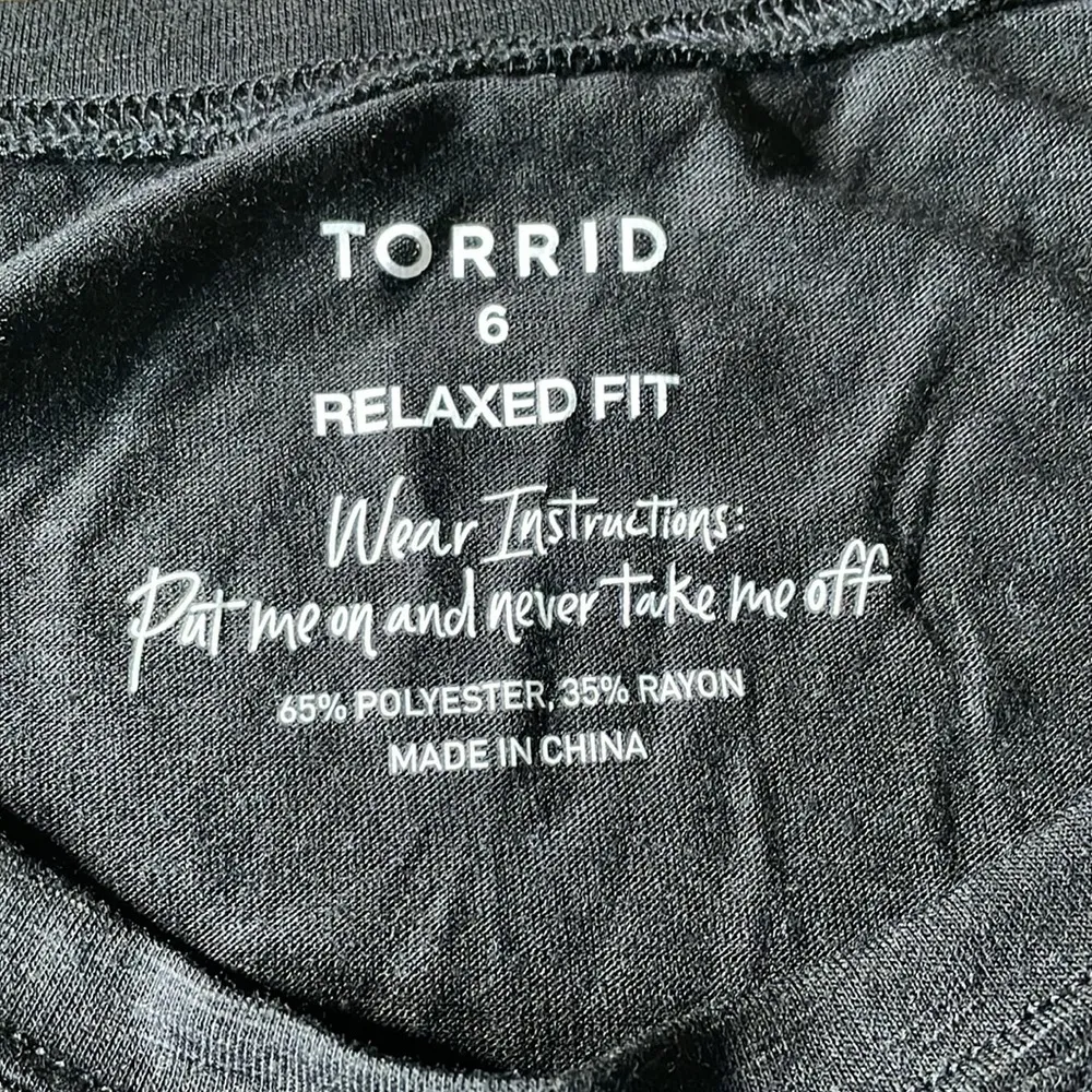 Torrid Super Soft Relaxed Fit Crew Neck Tee Black NWT Size 6X - Image 3