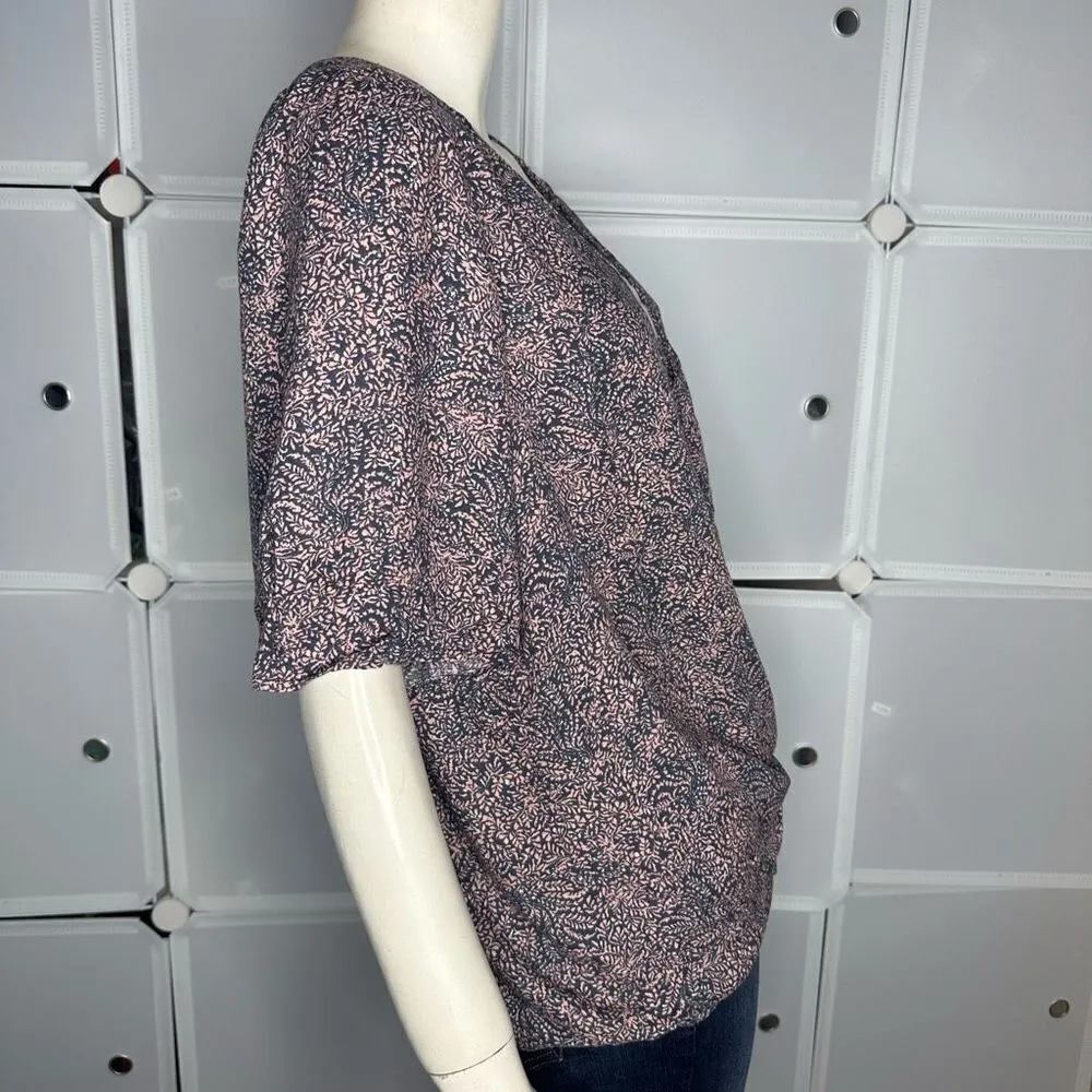 Hinge  V-Neck Button Down Flowy Sleeve Blouse Size Medium - Image 9