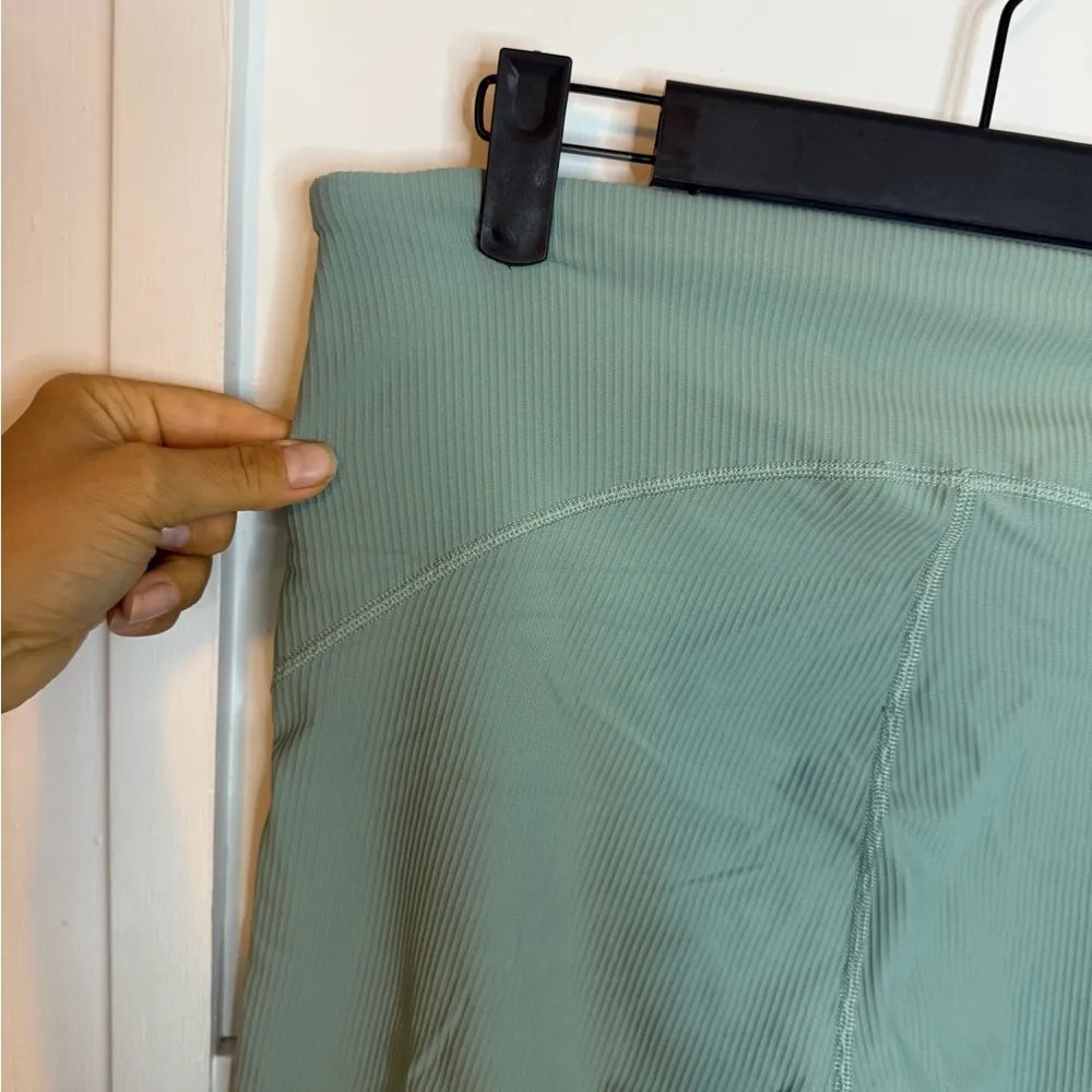 Old Navy Active Teal Ribbed 7/8 Leggings - Image 4