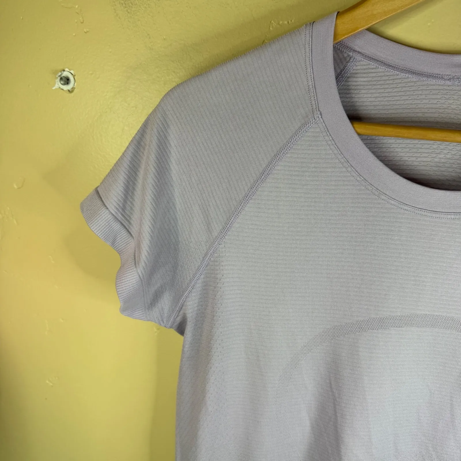 Lululemon Swiftly Tech Short Sleeve T Shirt Lilac Womens Stretch Activewear 10 - Image 3