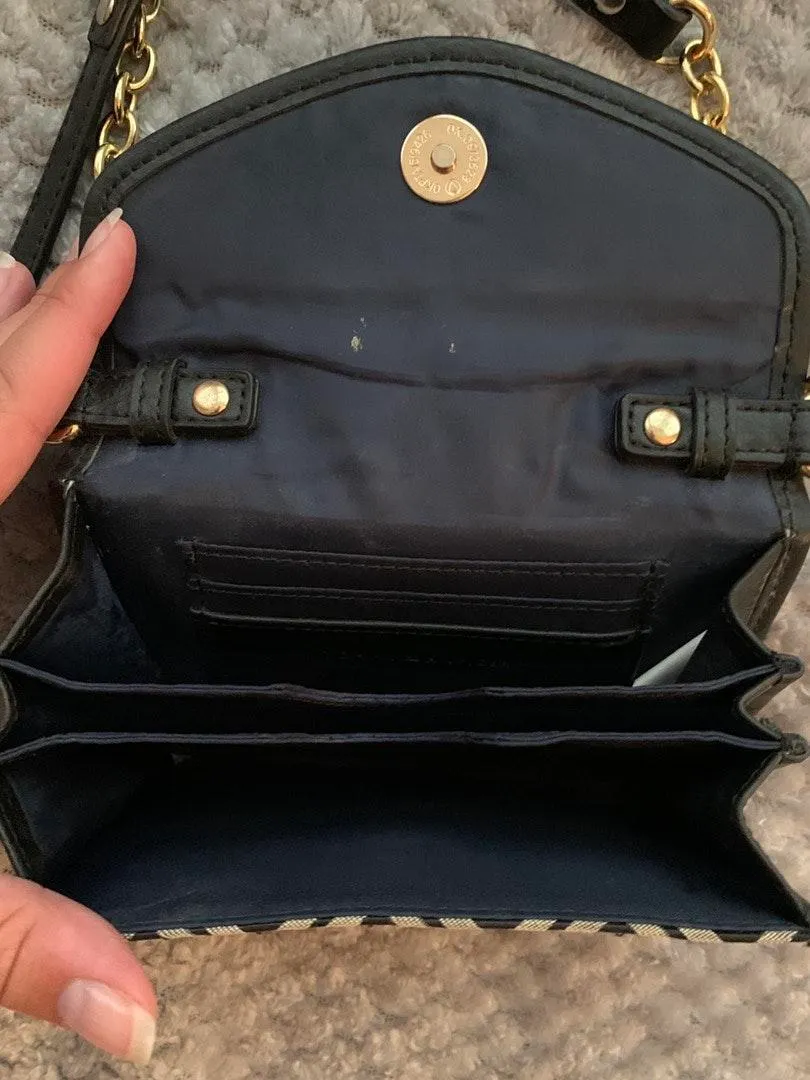 Tommy Hilfiger Crossbody Bag - Image 4