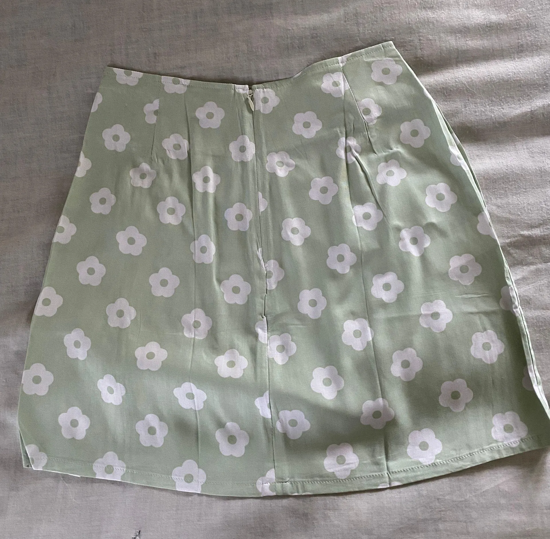 Sheny Mini Skirt Daisy Sage - Image 4