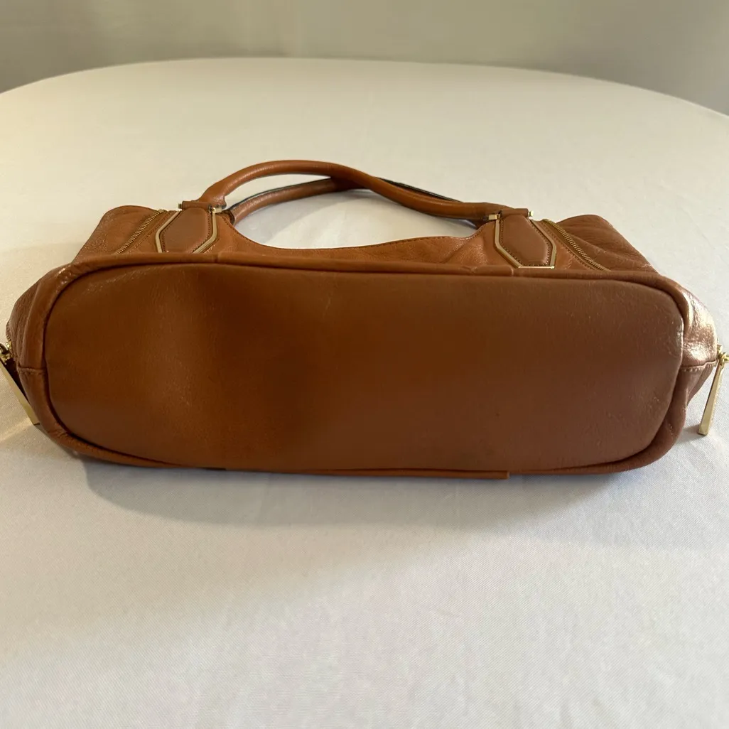 Michael Kors • Vanessa Medium Leather Shoulder Purse Gold Soft Expands Side Zip - Image 5