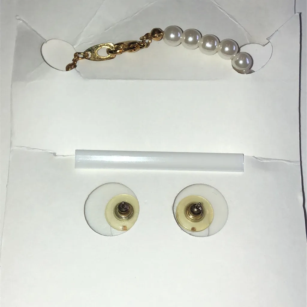 Martelli Faux Pearl and Gold Tone Rhinestones Classic Jewelry Set - Image 6