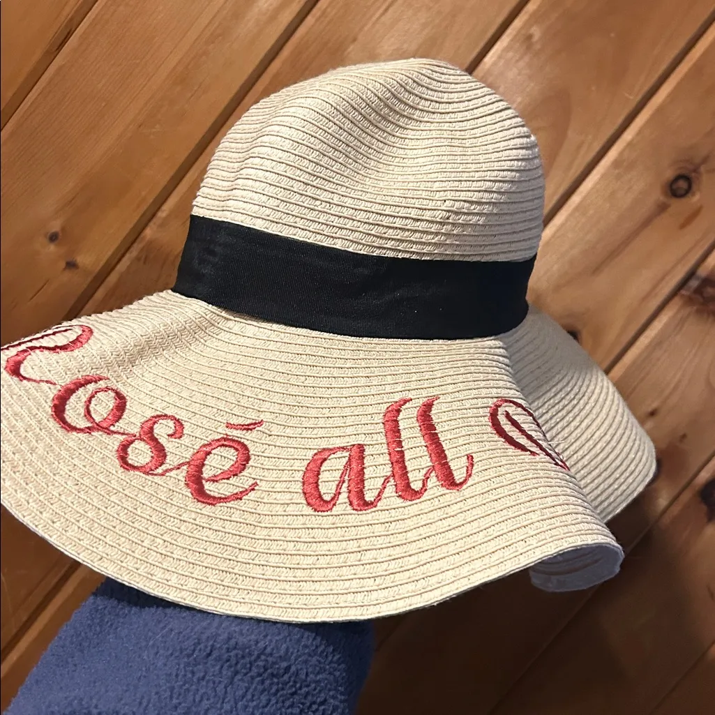 Rose all day white brimmed floppy beach hat - Image 3
