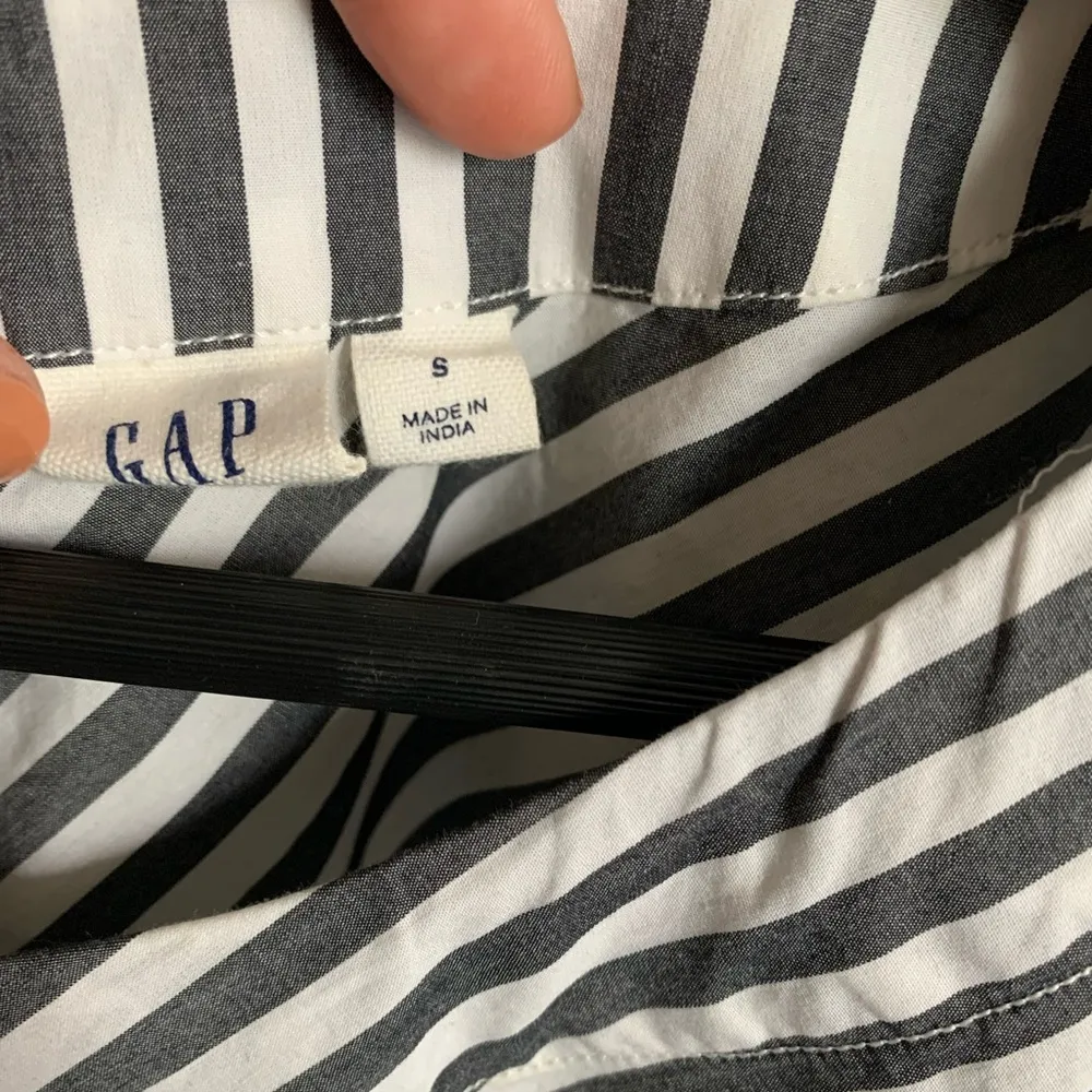 Gap dress shirt size S - Image 2