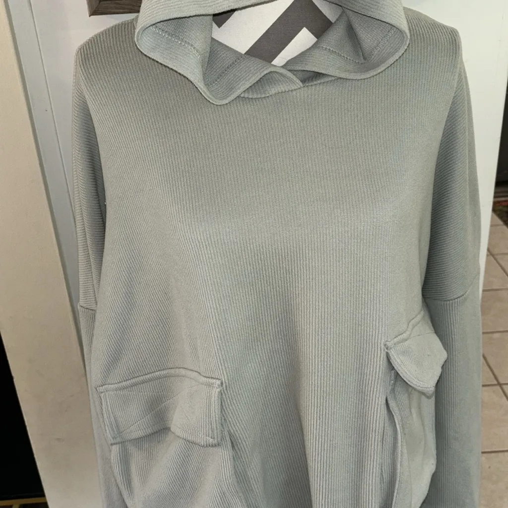 Sage hoodie - Image 2