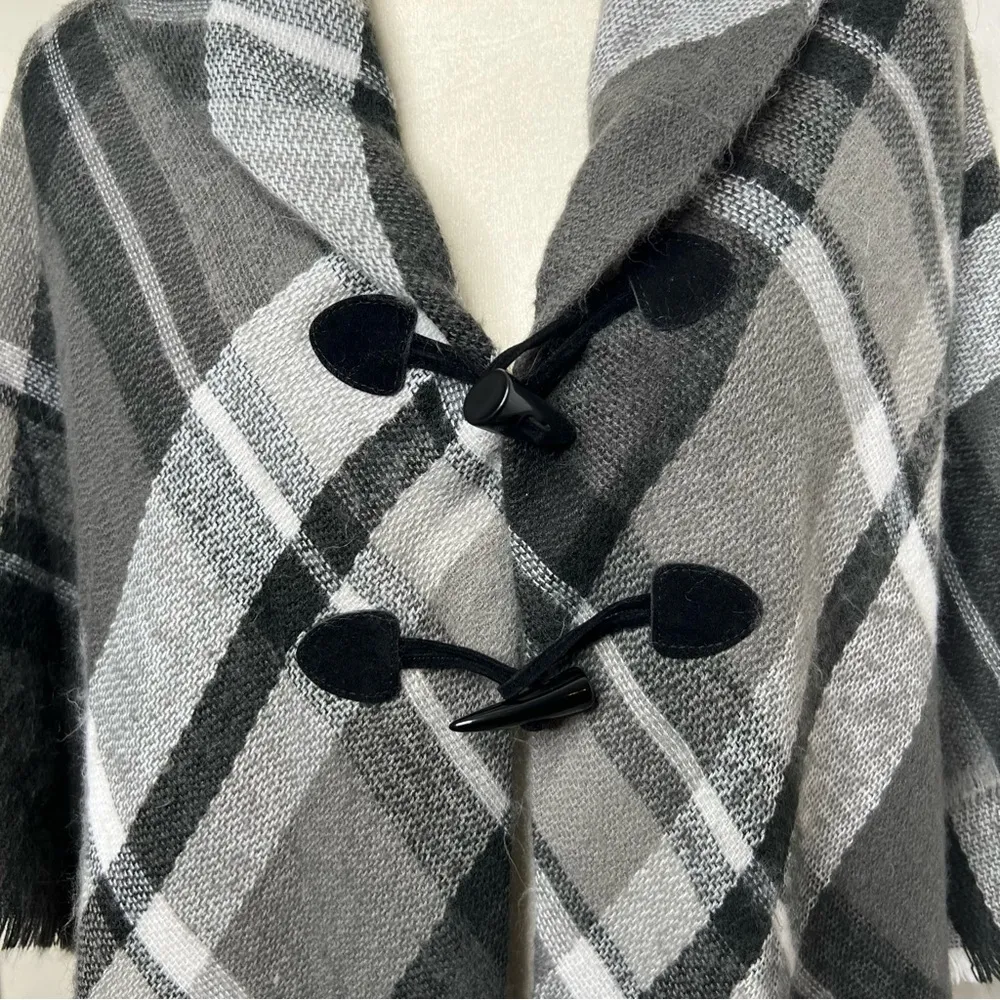 Apt 9 Monochrome Plaid Poncho Cape One Size Horn Toggle Buttons Raw Edge Soft - Image 2