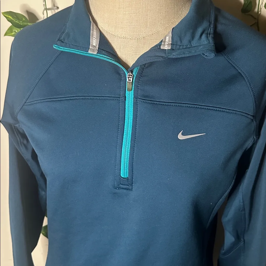 Nike Quarter Zip Workout Long Sleeve - Image 3