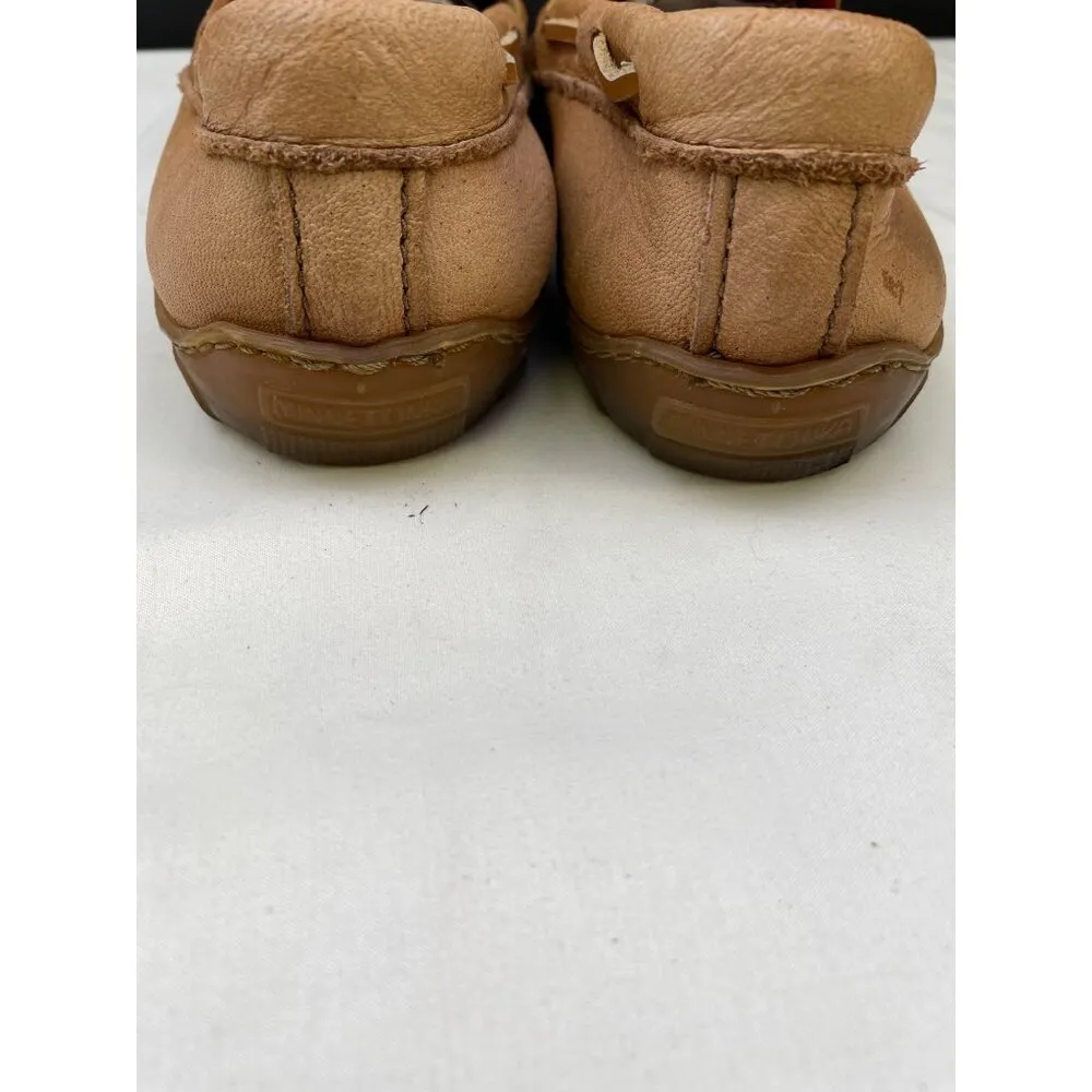 Minnetonka Women's Leather Tan Moccasins / Shoes flannel insole Size 9 SKU 5480 - Image 4
