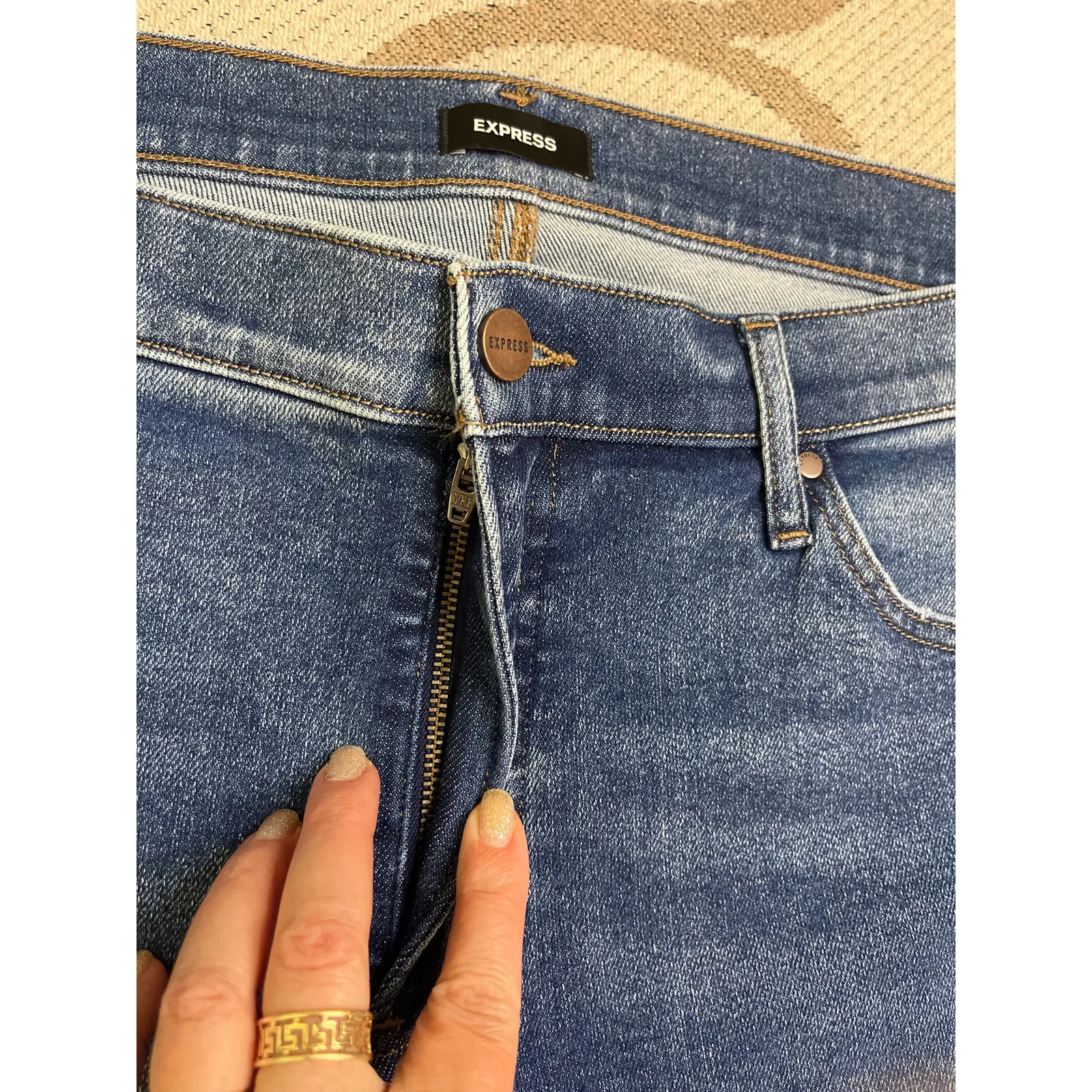 Express Skyscraper Midrise conscious edit blue jeans, slit hems, size 16R - Image 13