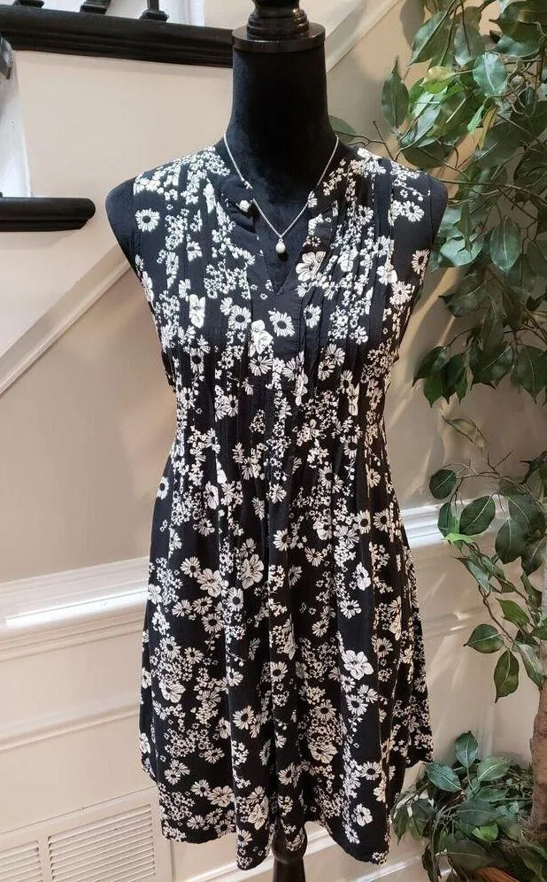 Old Navy Women's Black Floral Pleated V Neck Sleeveless Knee Length Dress SP - Image 11