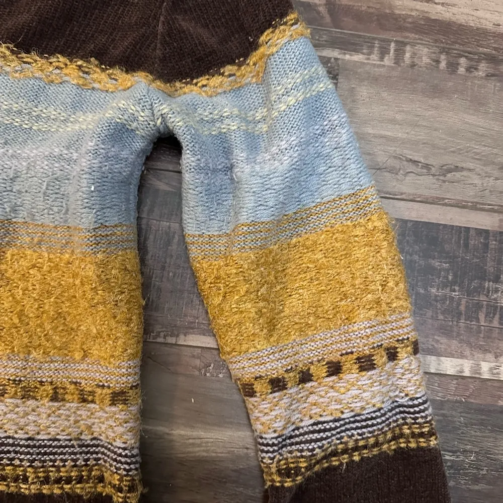 Vintage 90’s grandma sweater in neutral tones size medium - Image 3