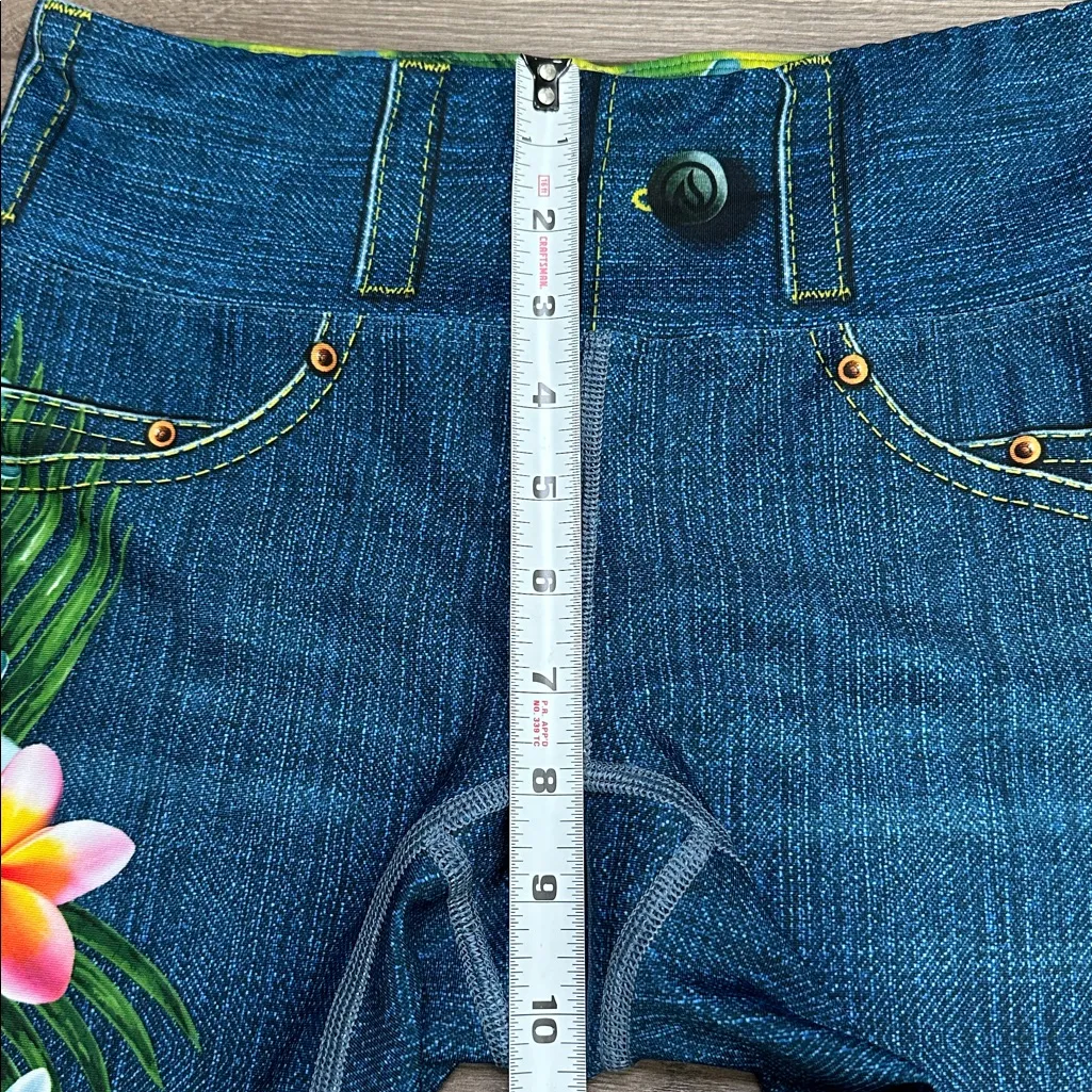 INKnBURN Blue Denim Pocket Graphic Floral Bike Active Shorts Size Small - Image 11
