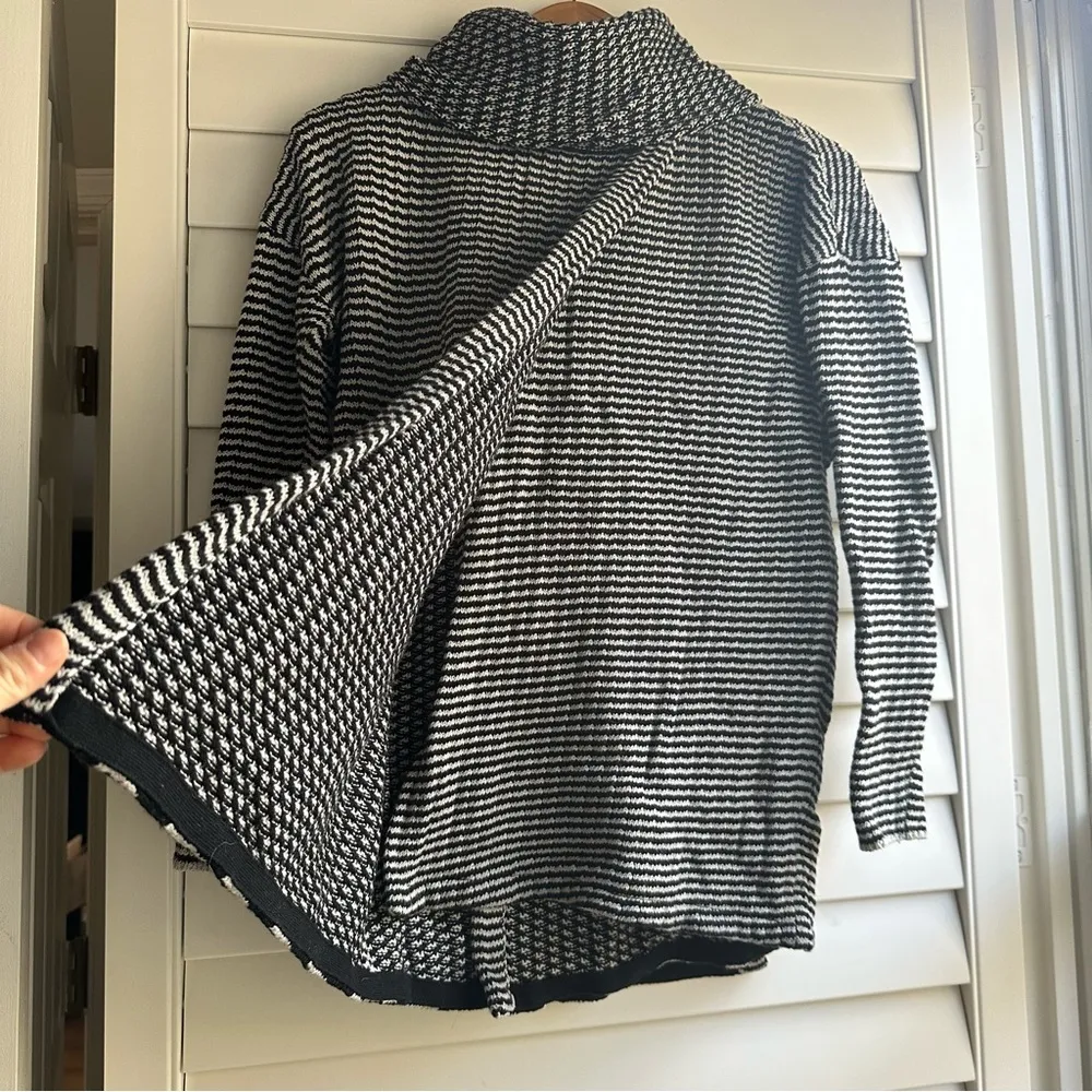 Cabi Turtleneck Sweater - Image 2