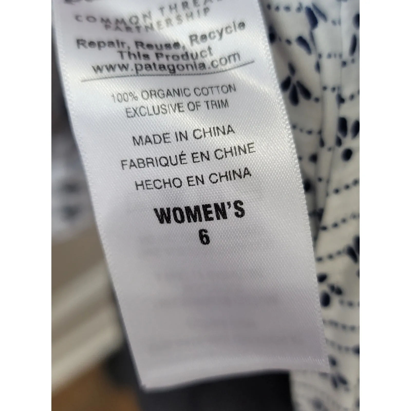 Patagonia Button Up Shirt Women's Size 6 White Blue Organic Cotton Long Sleeve - Image 12