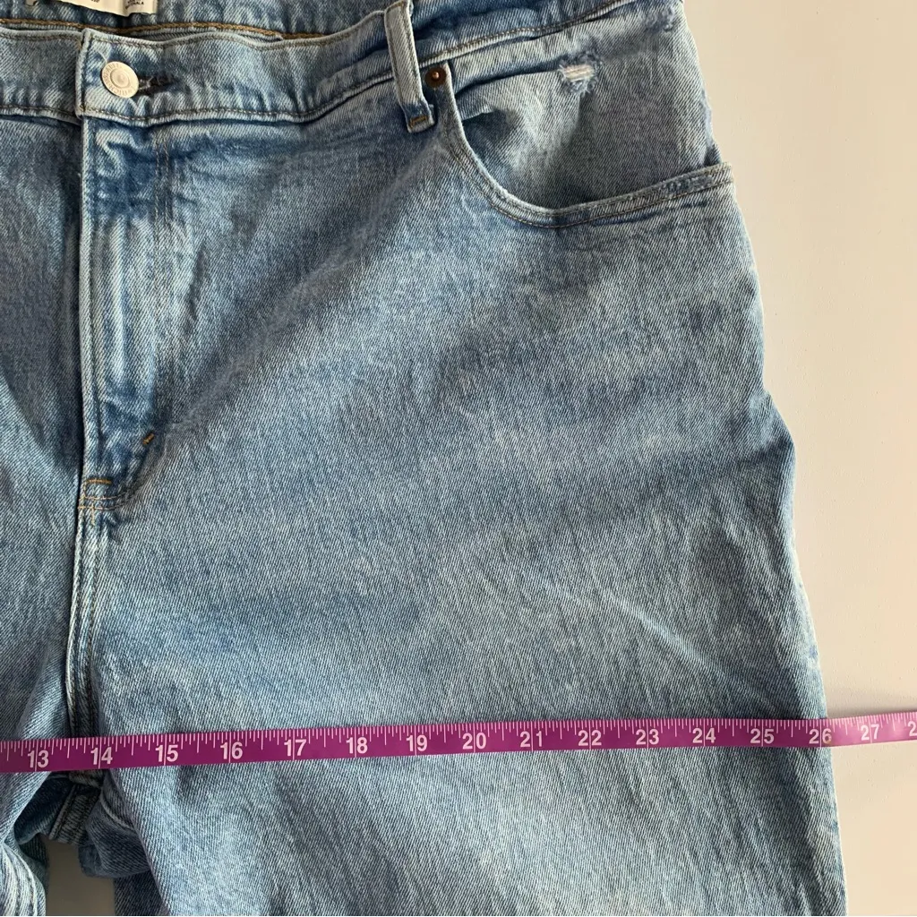 Abercrombie & Fitch 35/20 Short 90s Straight Ultra High Rise Medium Wash - Image 10