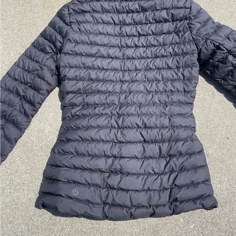 Lululemon Pack It Down jacket with detachable hoodie size 0 - Image 9