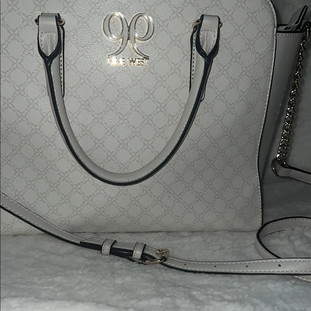 Nine West  White Satchel Chic‎ Structured Design - Image 9