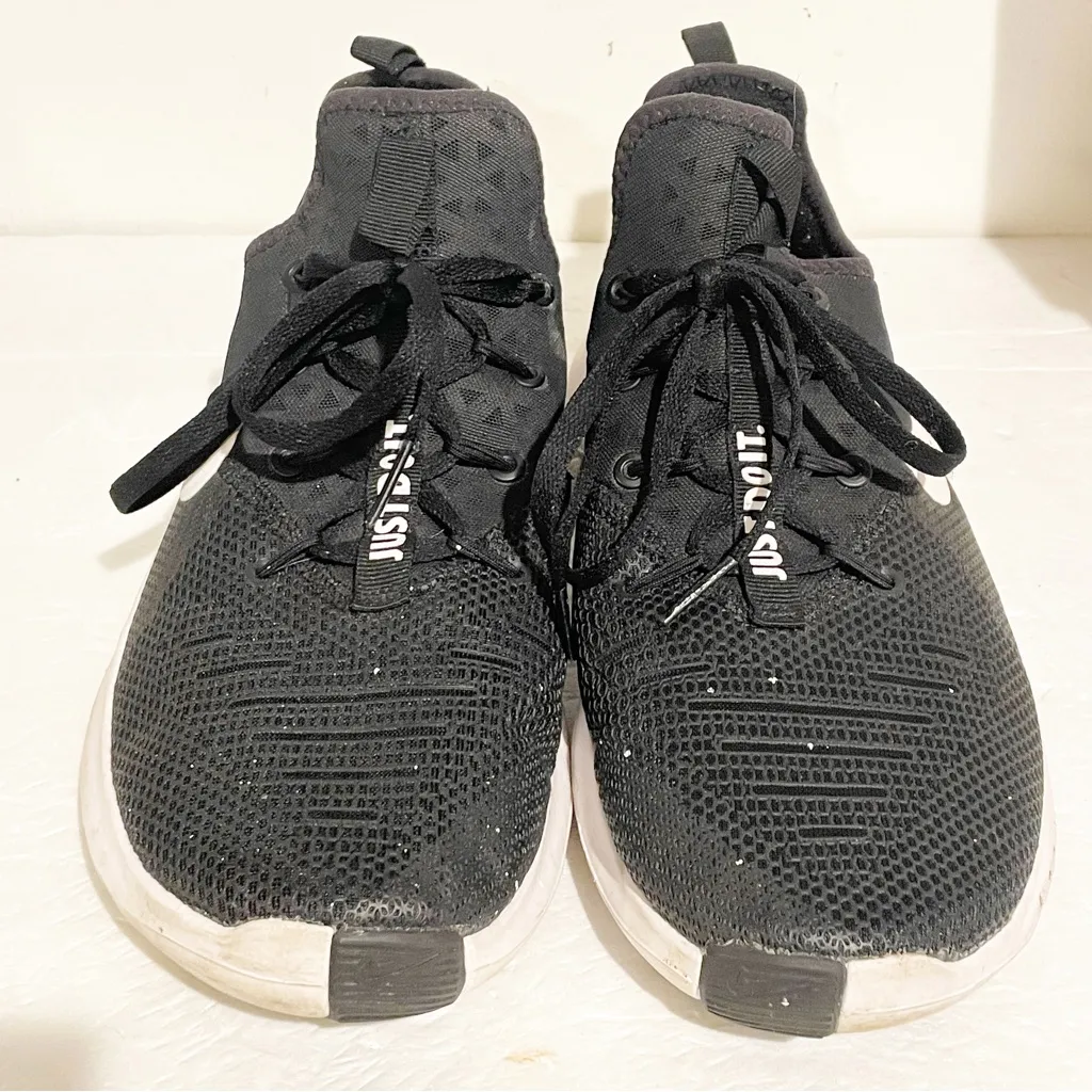 Nike Size 9.5 Free TR‎ 8 Training Running Shoes Sneakers Black White Low Top - Image 3