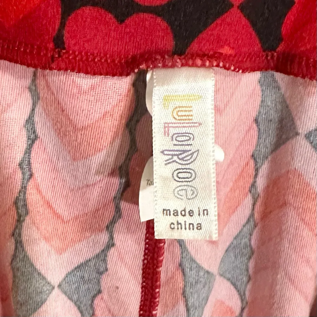 LuLaRoe Red Heart Ombré Overlapping Patterned Leggings - Tall and Curvy 10-22 - Image 2