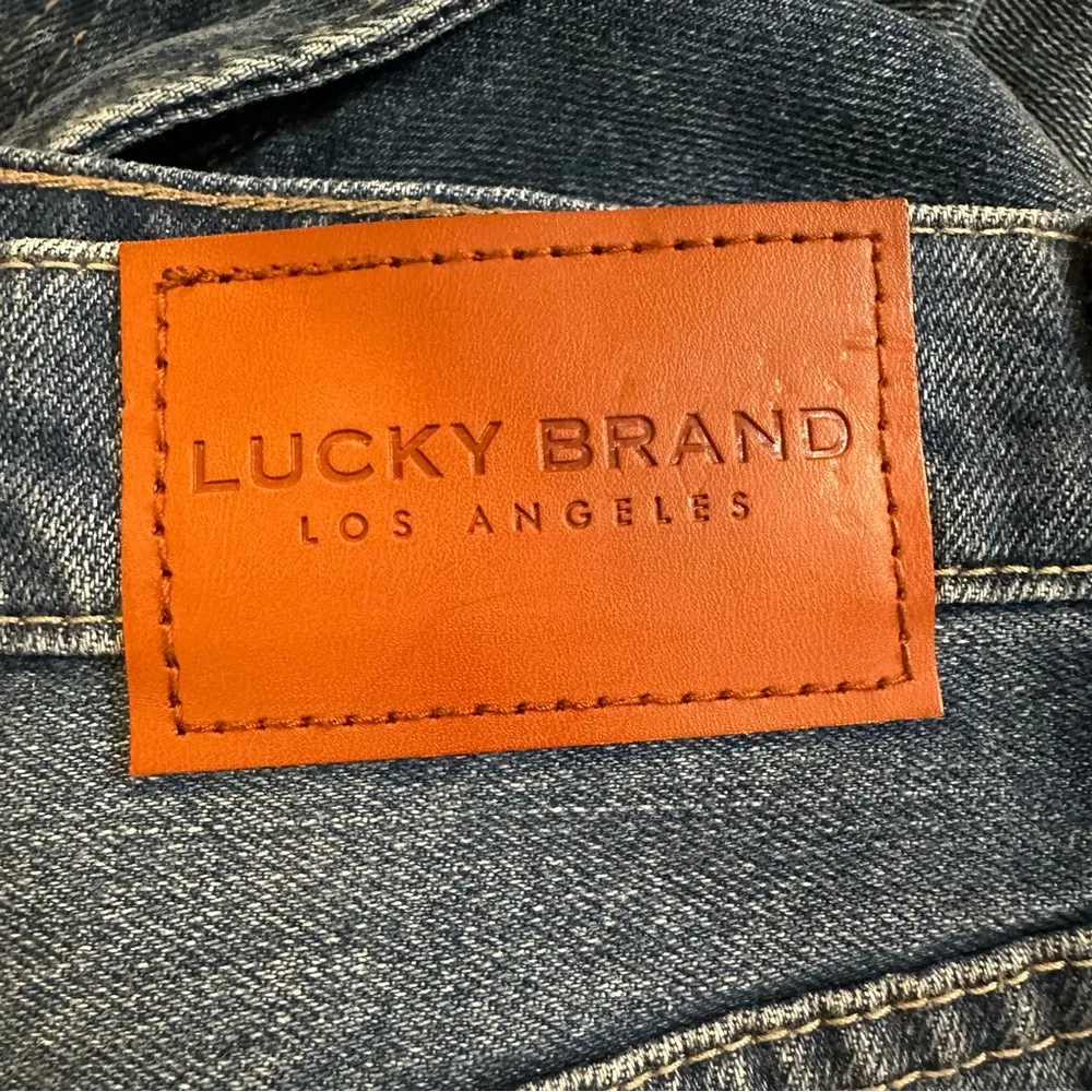 Lucky Brand Women's High Rise Drew Ankle Mom Jeans Size 10 / 30 Blue Distressed - Image 7