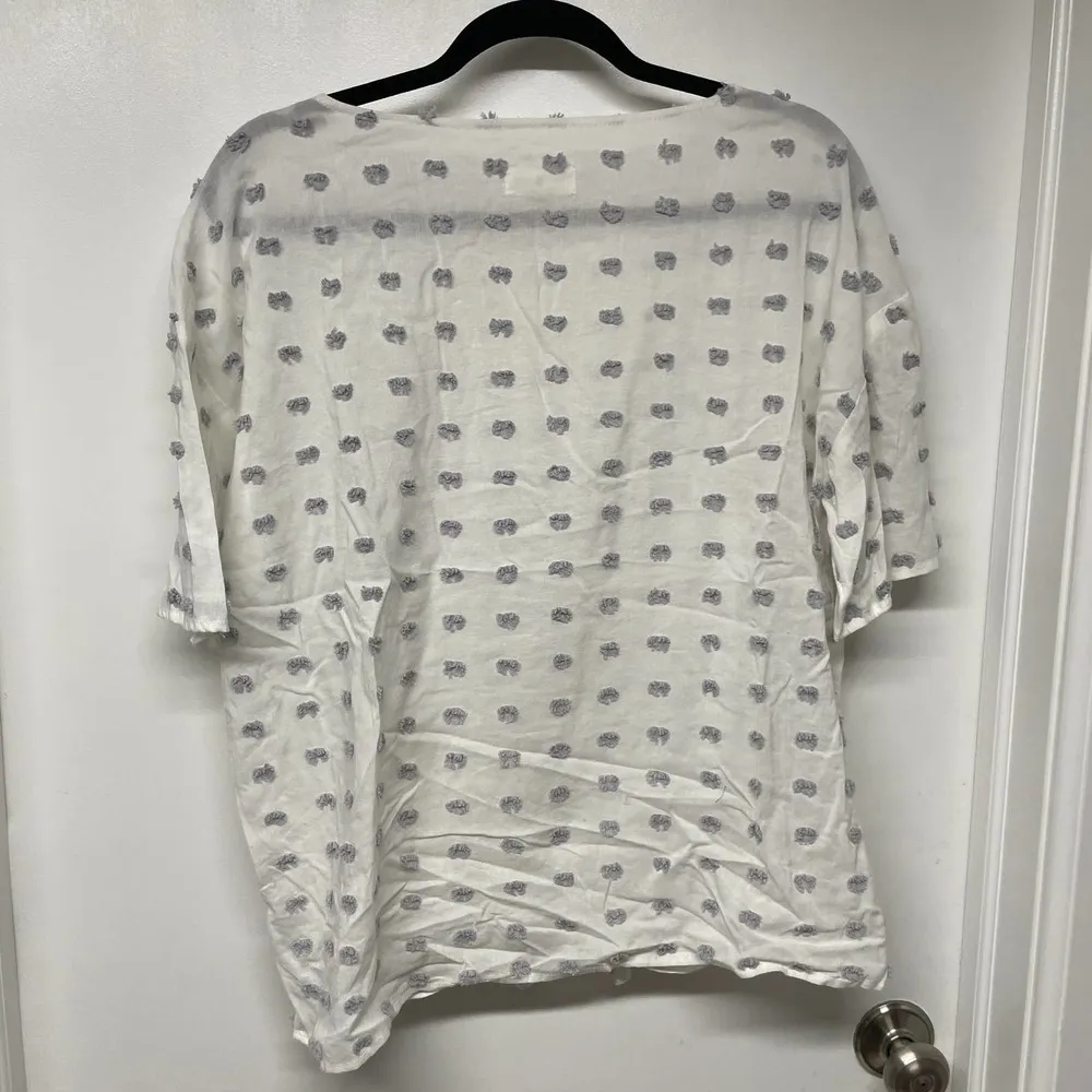 Lou & Grey Ann Taylor LOFT White Knot Short Sleeve Textured Blouse Size Medium - Image 2