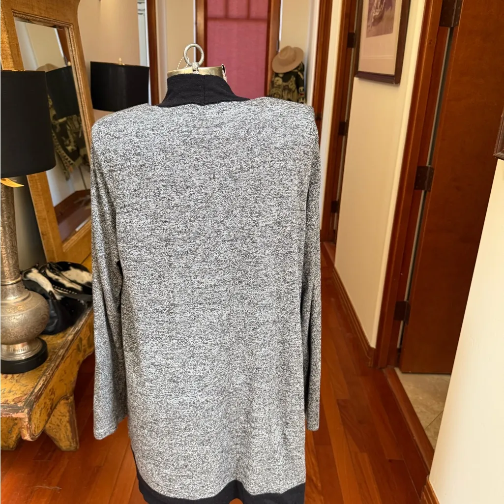 Susan Graver Black and Gray Cardigan M - Image 2