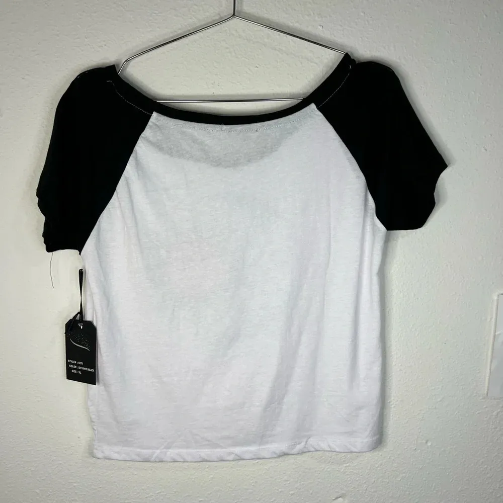 Sistas White & Black Block Color Short Sleeve Graphic Tee Sun & Moon Size XL - Image 2