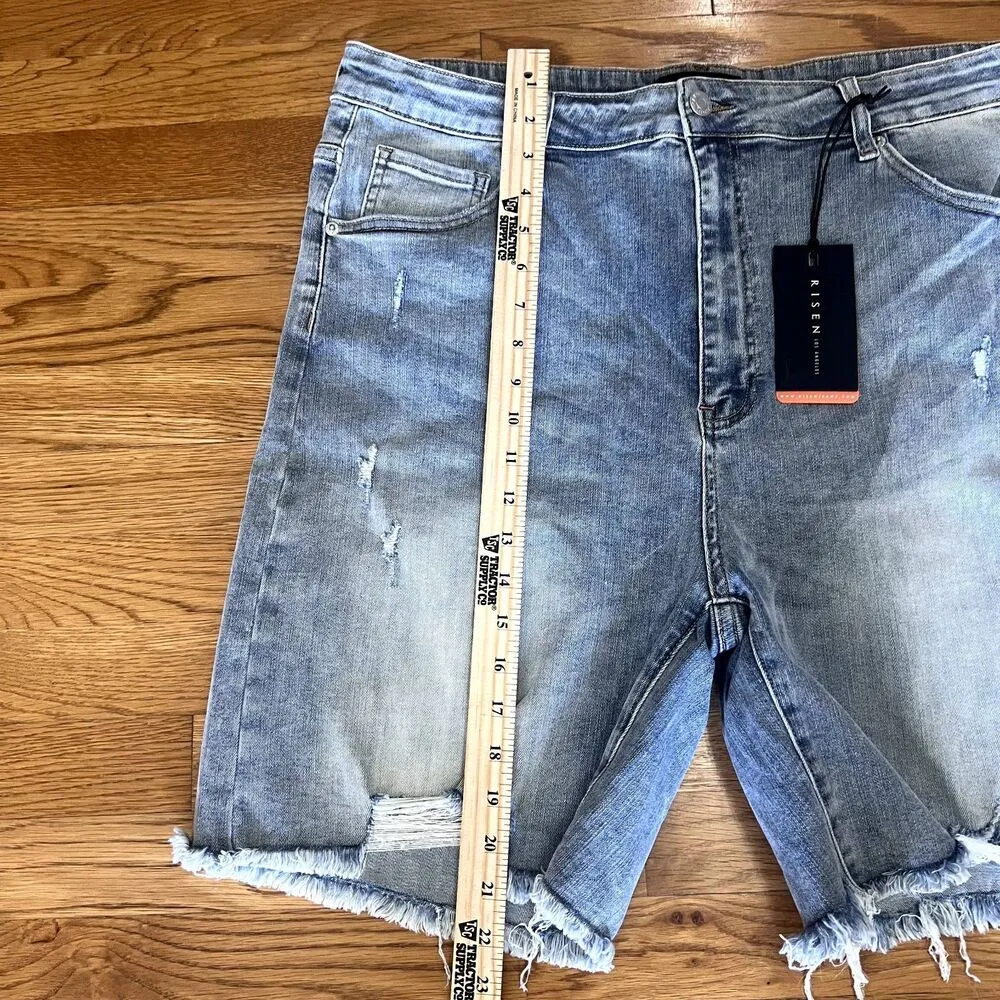 NWT Risen High Rise‎ Distressed Long Shorts 3XL Size undefined - Image 3