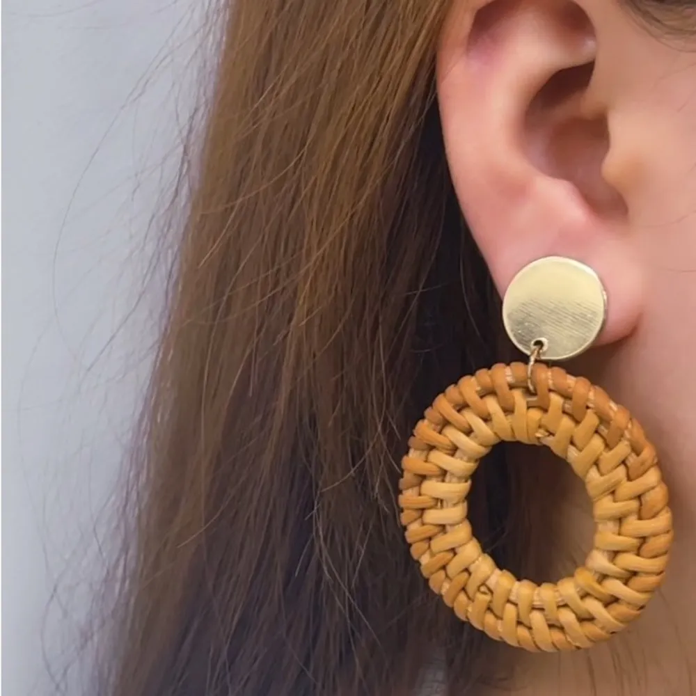 Boho Rattan Straw Dangle Earrings Tan - Image 2