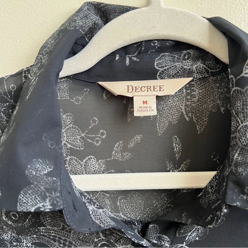Decree Black Sheer Half Button Up Blouse Size Medium - Image 6