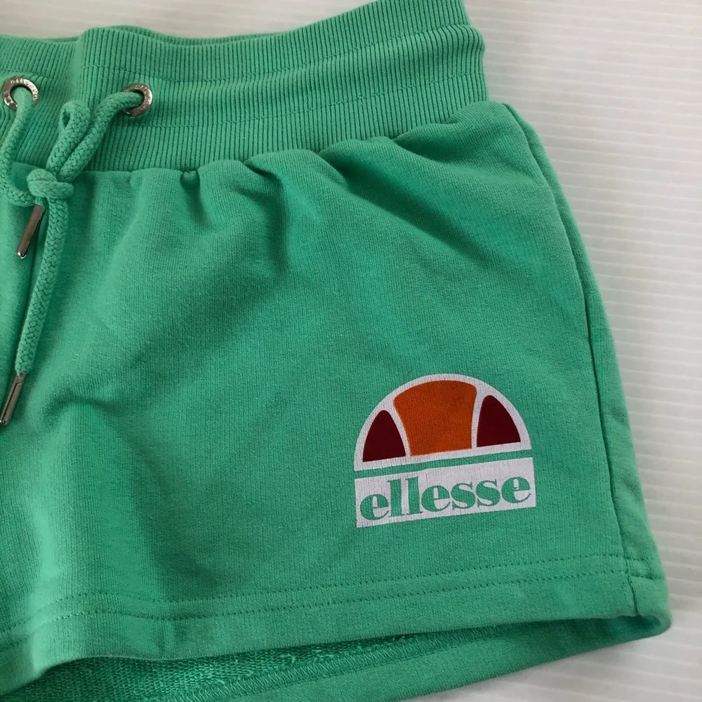 Ellesse NWOT Mobo Green Shorts, M Size M - Image 7