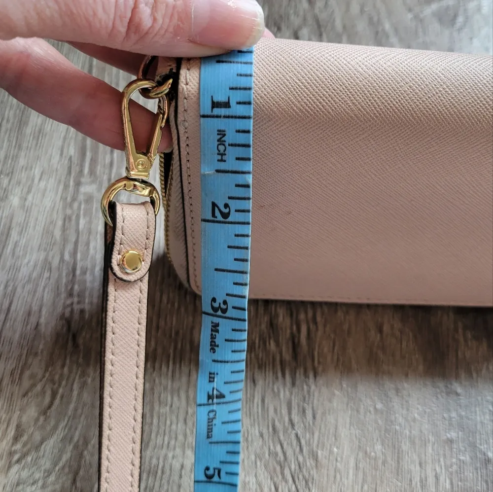 Michael Kors  Blush Pink Wristlet - Image 16