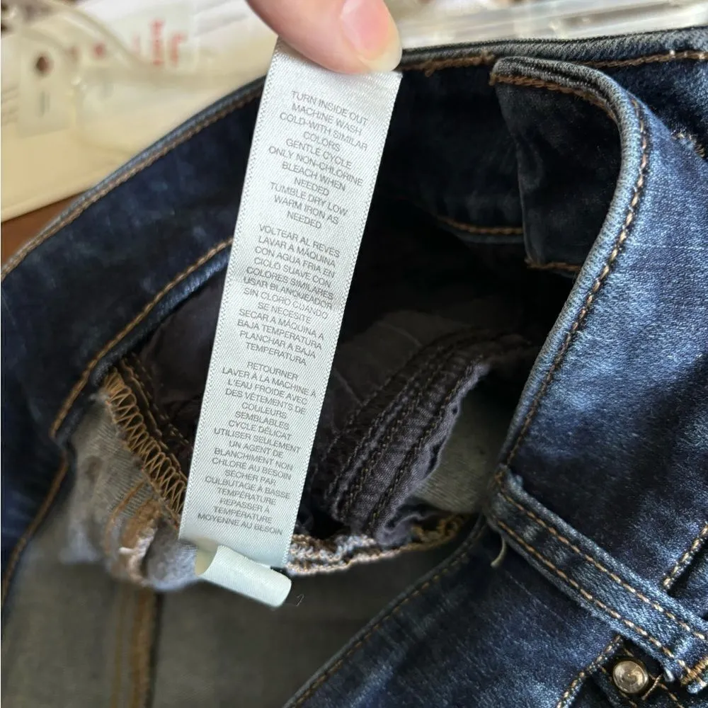 Chico’s Perfect Stretch denim capris size 0.5 65% cotton - Image 4