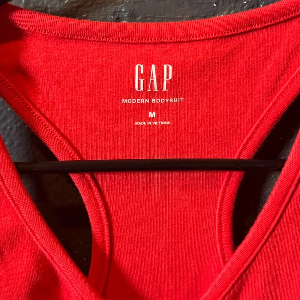 Gap  Red Sleeveless Fitted Modern Cotton Bodysuit Size Medium - Image 2