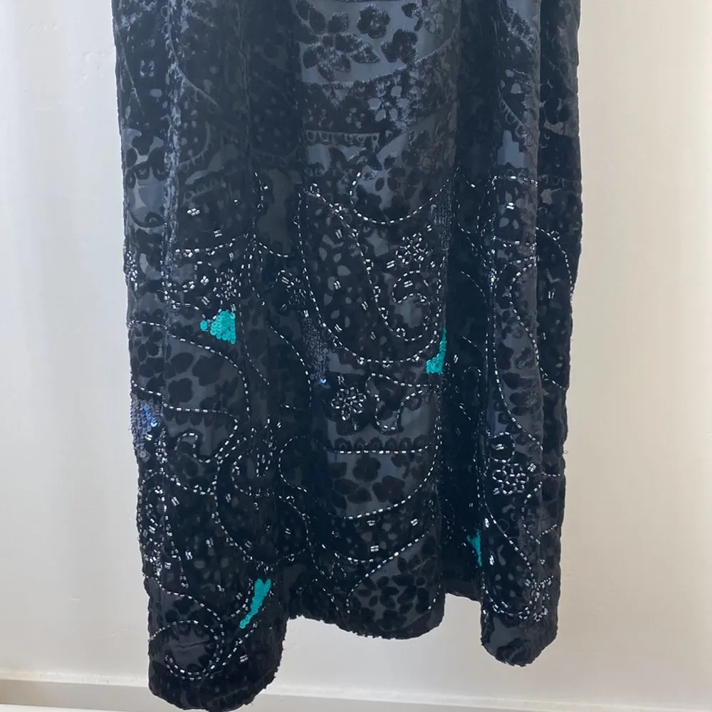 Anthropologie Moulinette Soeurs Velvet Sequin Embroidered Dress Size: 14 - Image 4