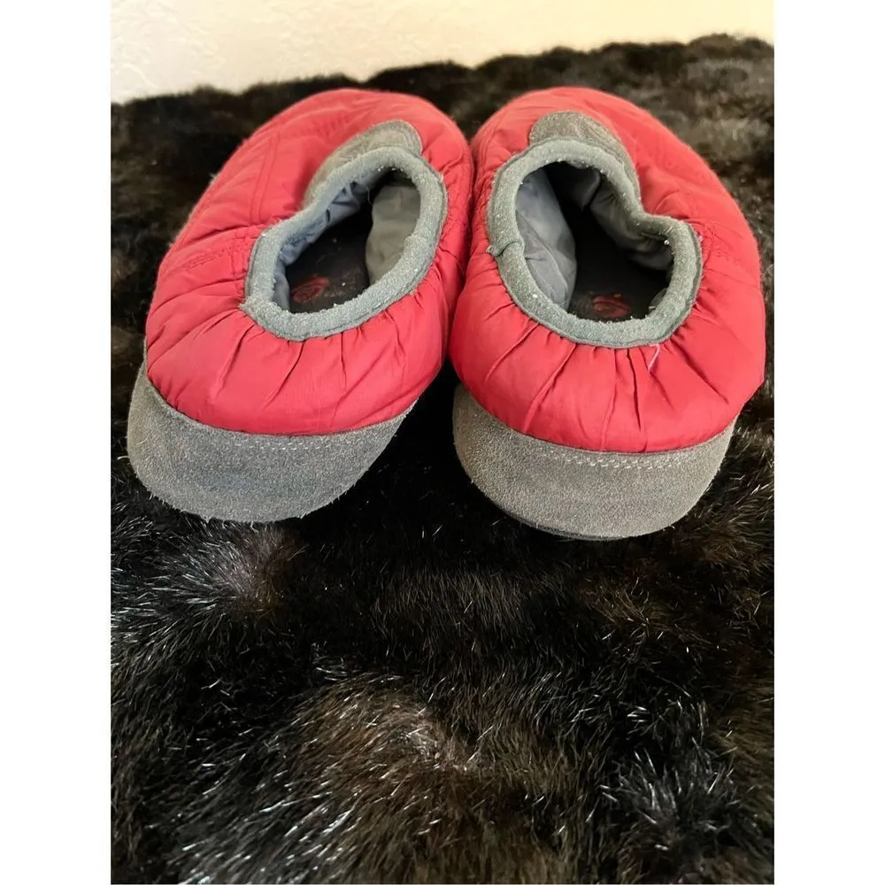 Acorn Women’s Maroon Burgundy Puffer Slip On Slipper Shoes Size 6.5 - Image 2