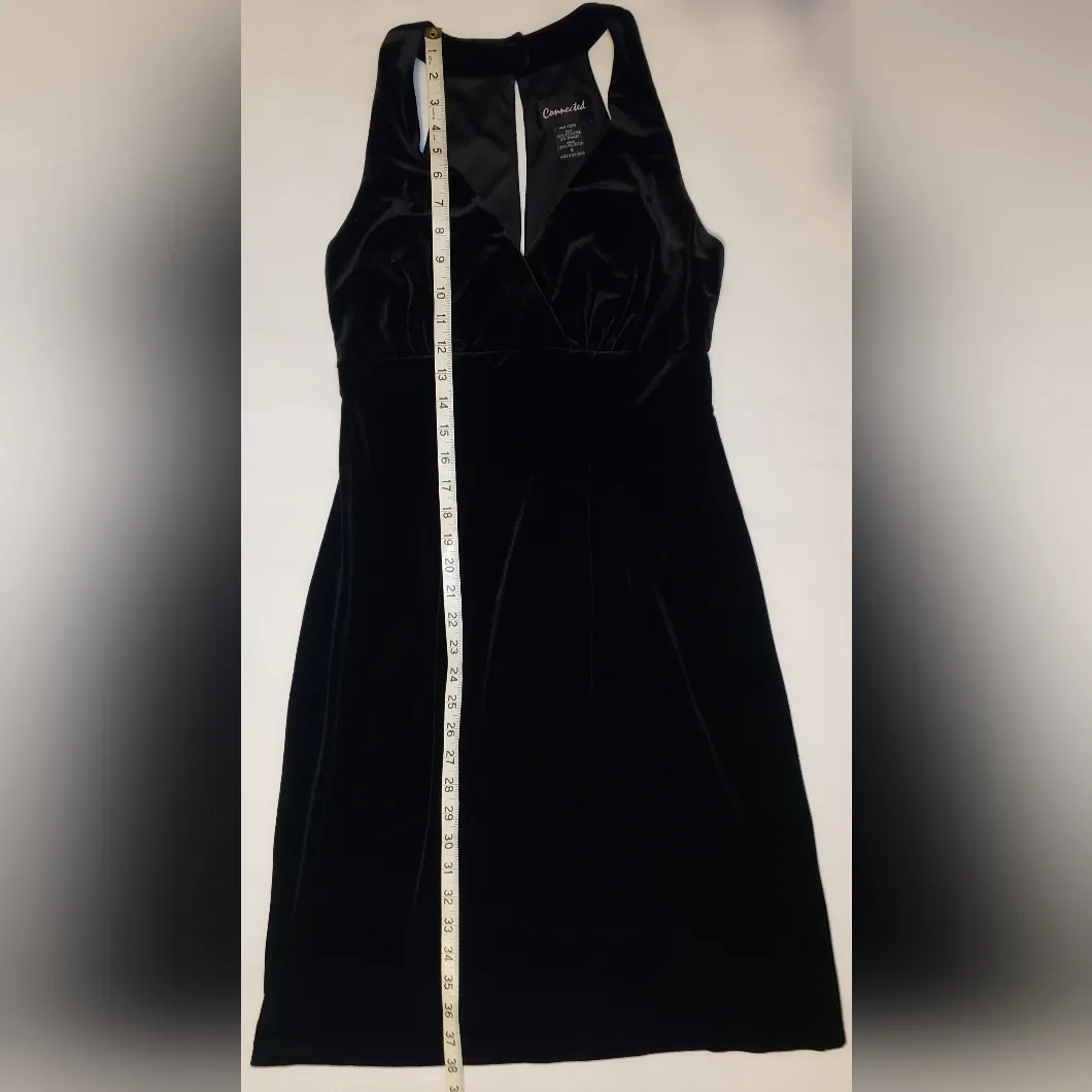 Vintage late 90s / Y2K era Connected black velvet halter dress size 8 - Image 15