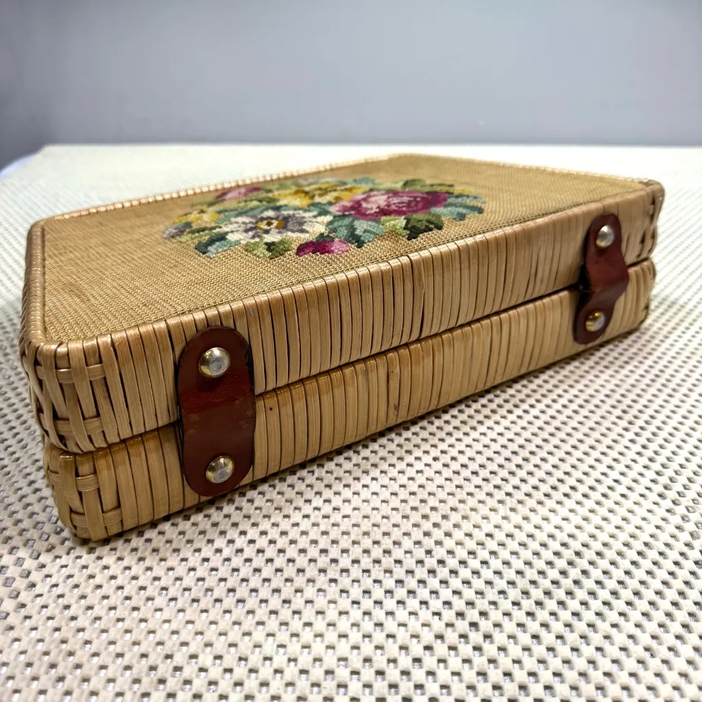 Vintage Floral Needlepoint Wicker Purse Tan - Image 7