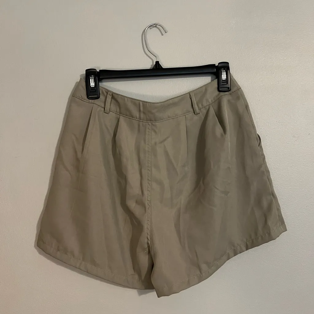 SHEIN Olive Green Shorts - Image 2