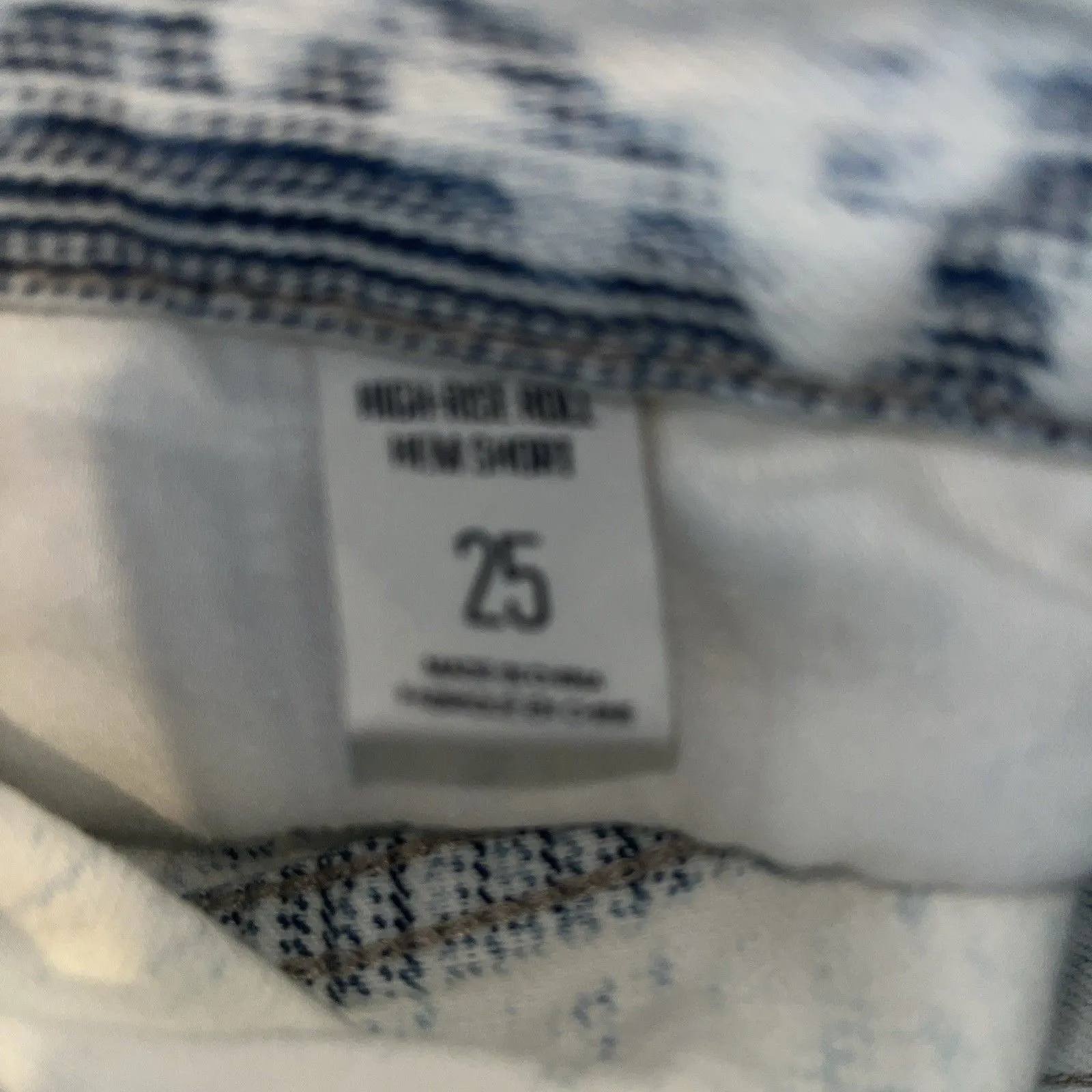 BDG Urban Outfitters Y2K Women’s High Rise Acid Washed Roll Hem Shorts Size 25 - Image 5