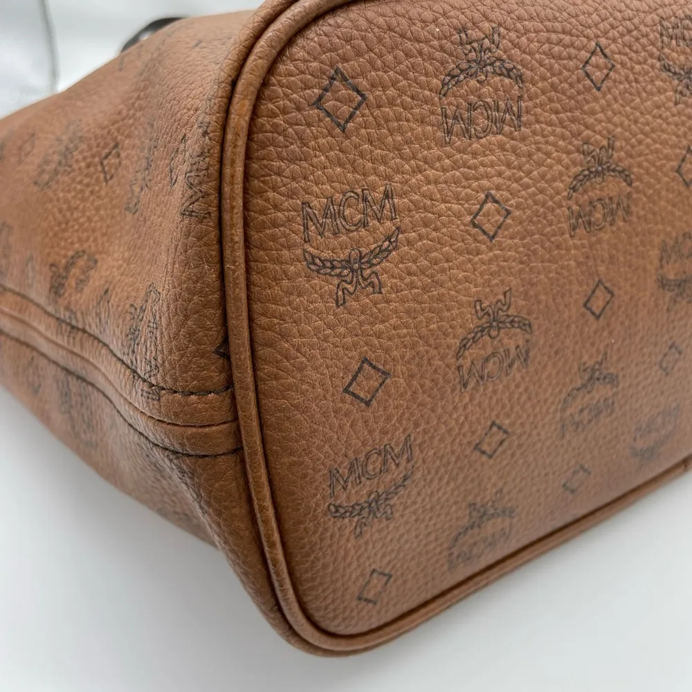 MCM
Visetos Dog Bone
Shopper Tote Brown - Image 7
