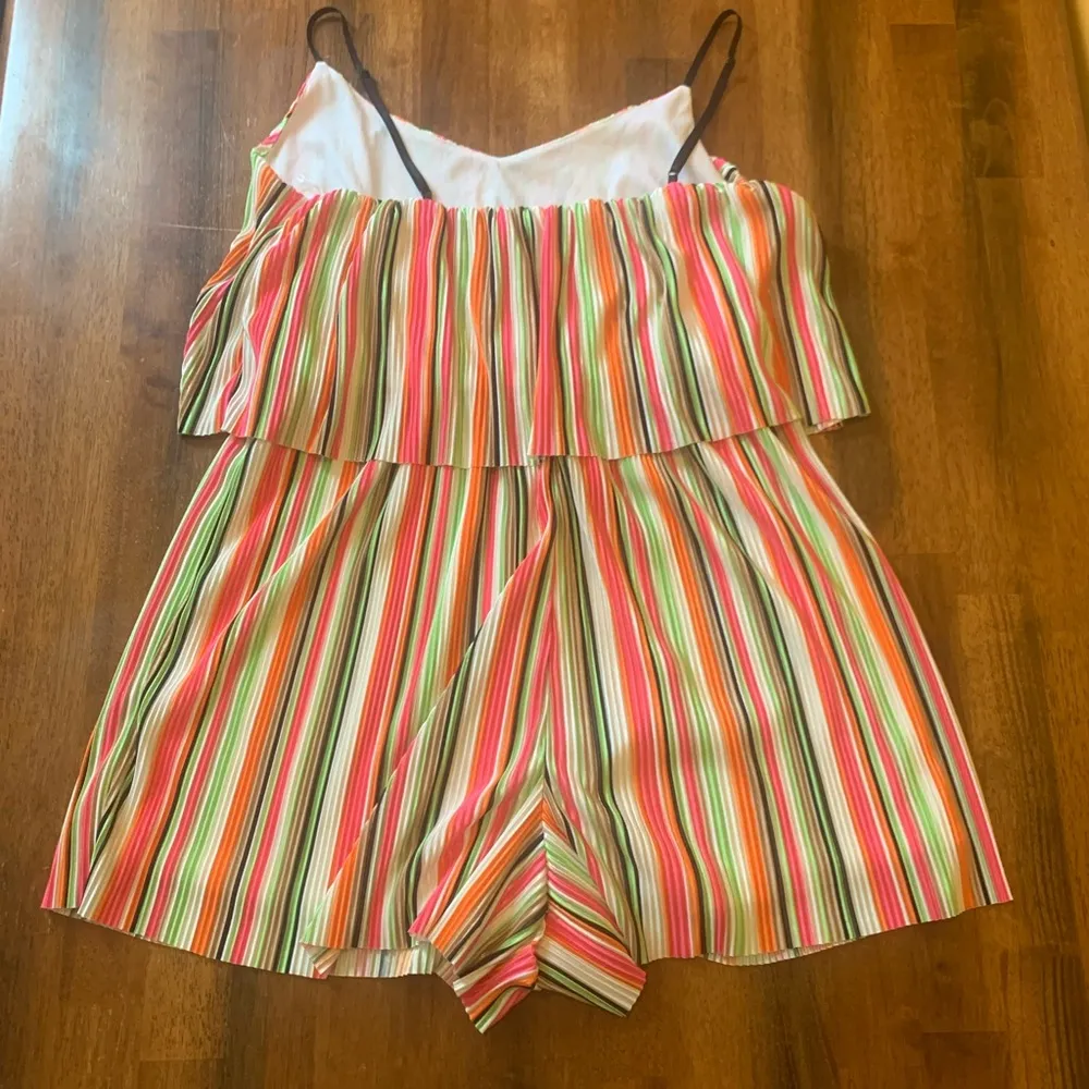 Versona Romper NWOT Large Multi Color Vertical Stripe Shorts Adjust. straps - Image 5