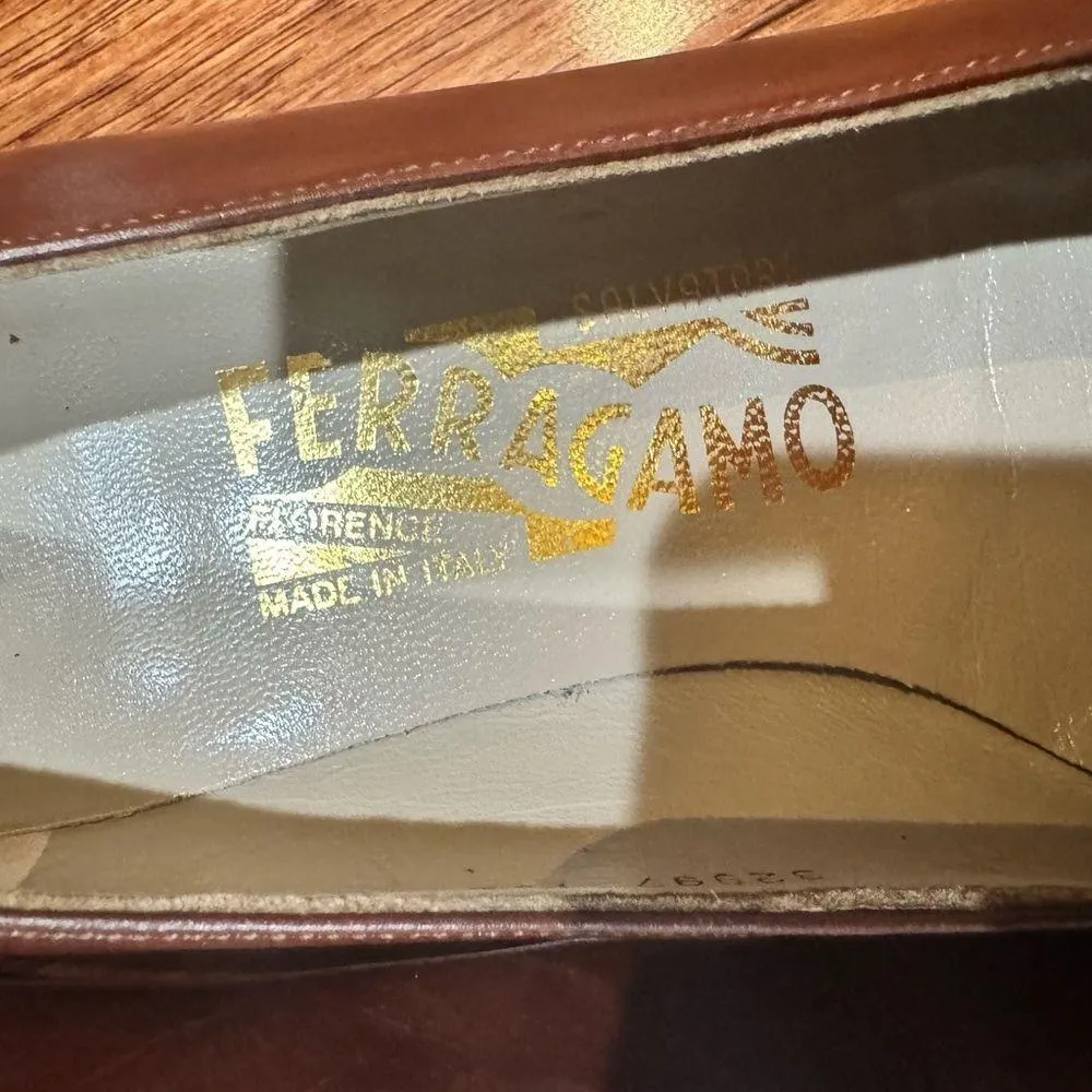 Salvatore Ferragamo Brown Leather Flats with Gold Accent - Image 3