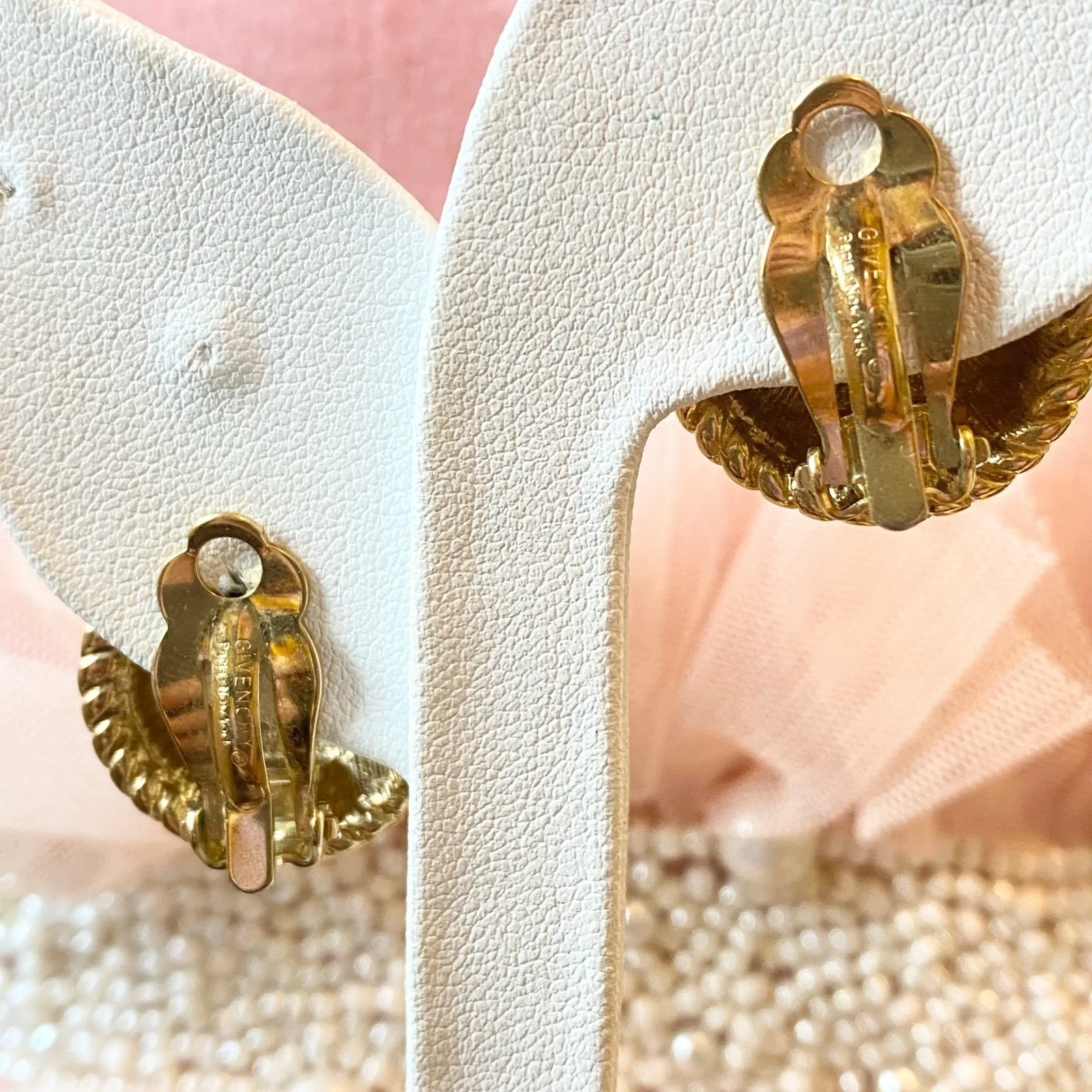 Vintage Y2K Givenchy Paris New York Gold Twisted Rope Round Clip On Earrings - Image 4