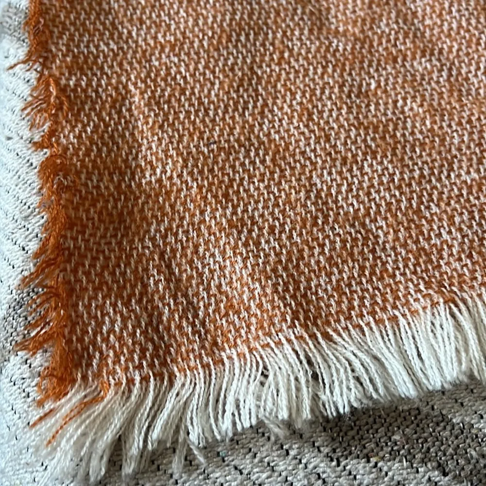 Old Navy oversized wrap around scarf with fringe - Image 9