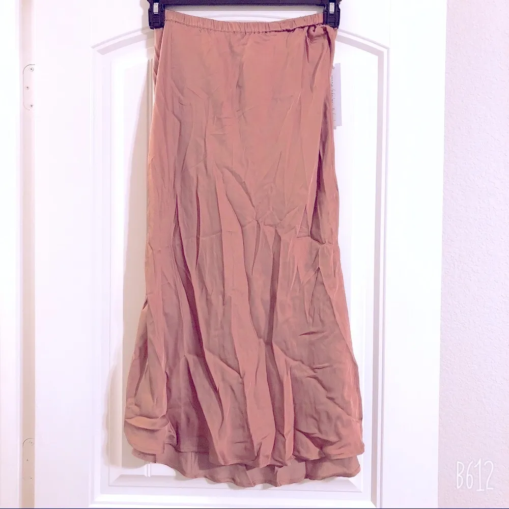 YFB Slip Satin-Effect Midi Skirt Rose Peach Size XS New with Tag - Image 5