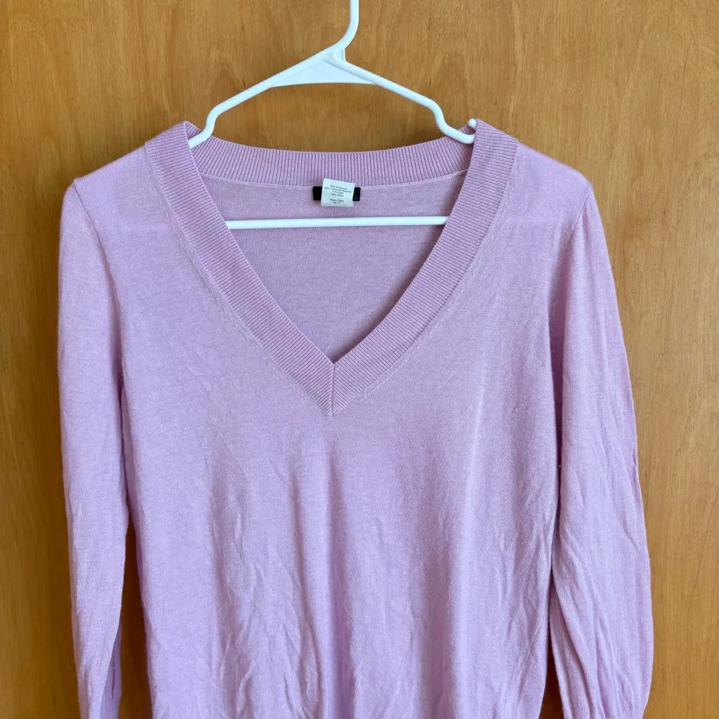 J. Crew Lavender Knit Top v-neck 47846‎ - Image 3