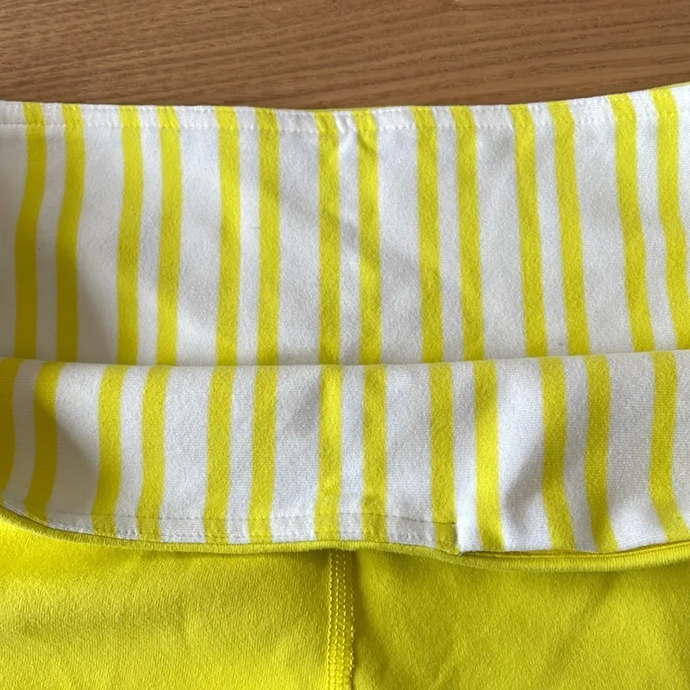 Lululemon Leggings 6 Wunder Under Crop Capri Stripe Sizzle Yellow Activewear Gym - Image 3